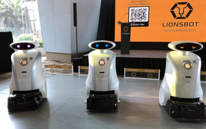 300 cleaning robots that can rap, joke to appear on Singapore streets by March 2020